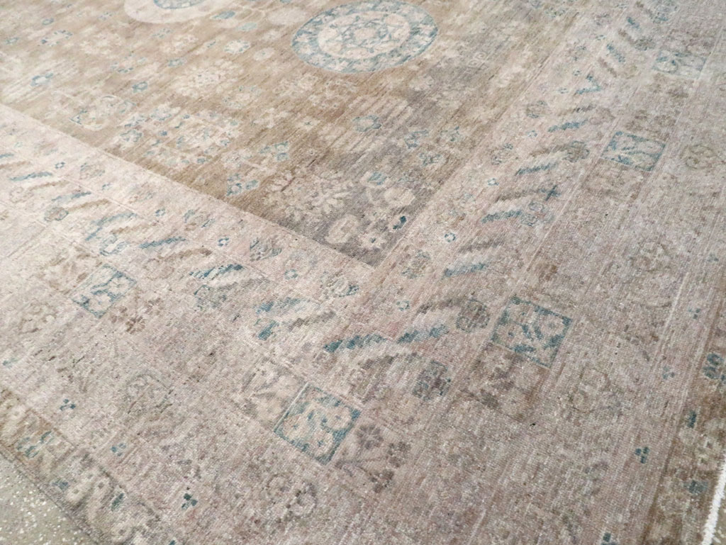 Modern East Turkestan Khotan Room Size Carpet, No.30268 - Galerie Shabab