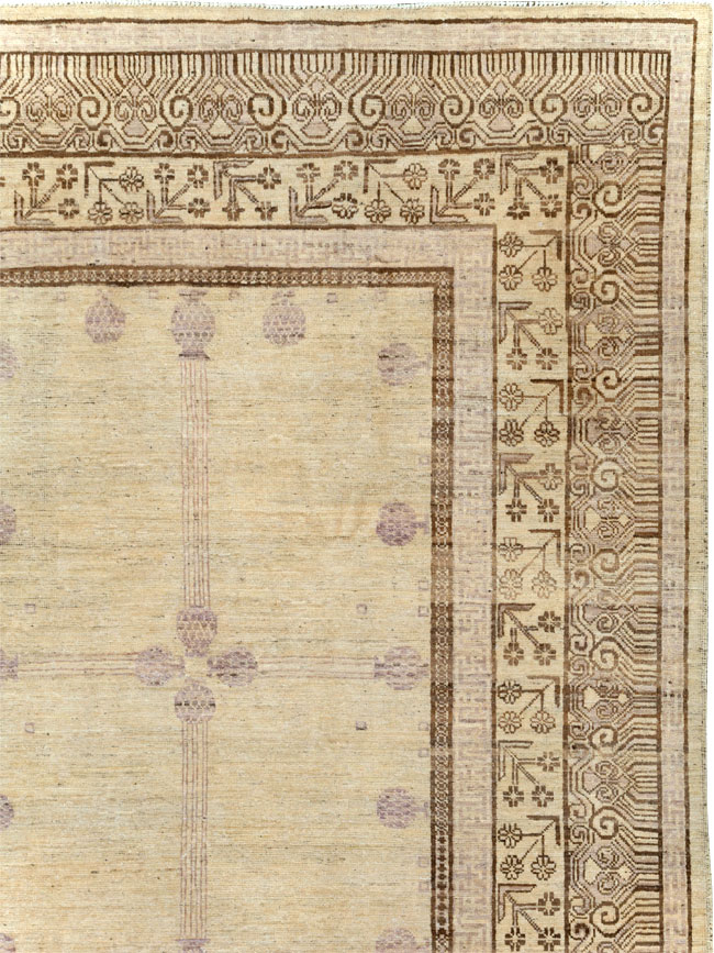 Modern East Turkestan Khotan Room Size Carpet, No.30270 - Galerie Shabab