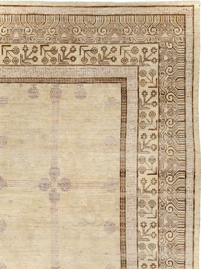 Modern East Turkestan Khotan Room Size Carpet, No.30270 - Galerie Shabab