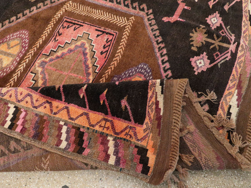 Vintage Turkish Anatolian Room Size Carpet, No.30280 - Galerie Shabab