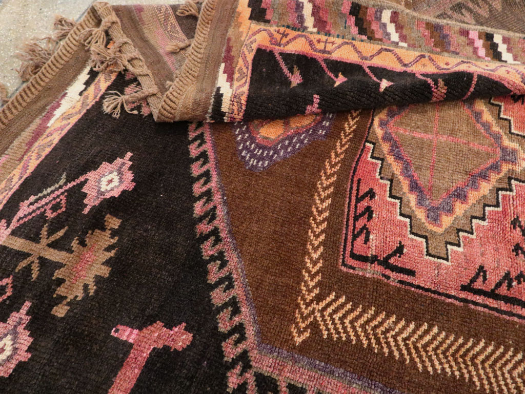 Vintage Turkish Anatolian Room Size Carpet, No.30280 - Galerie Shabab