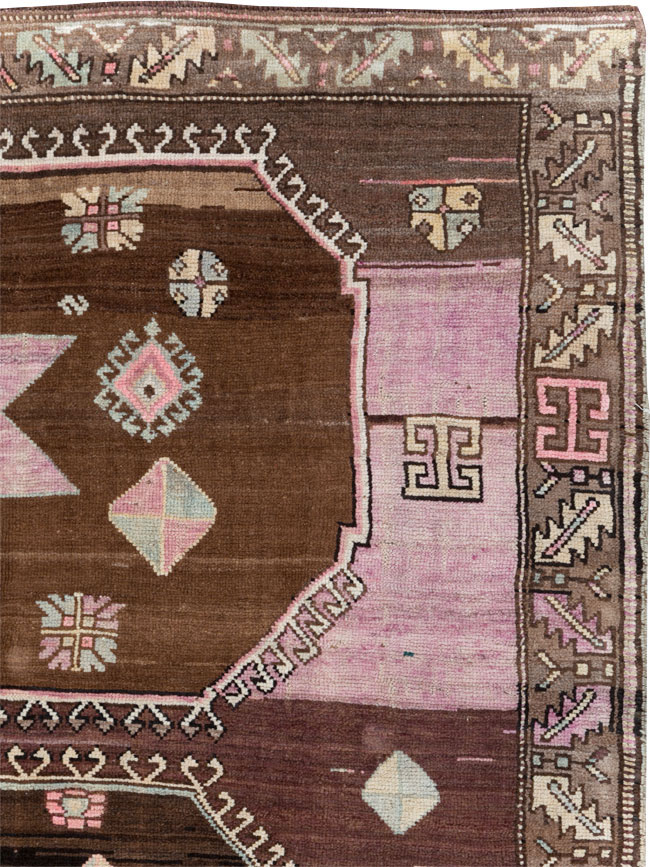 Vintage Turkish Anatolian Room Size Carpet, No.30281 - Galerie Shabab