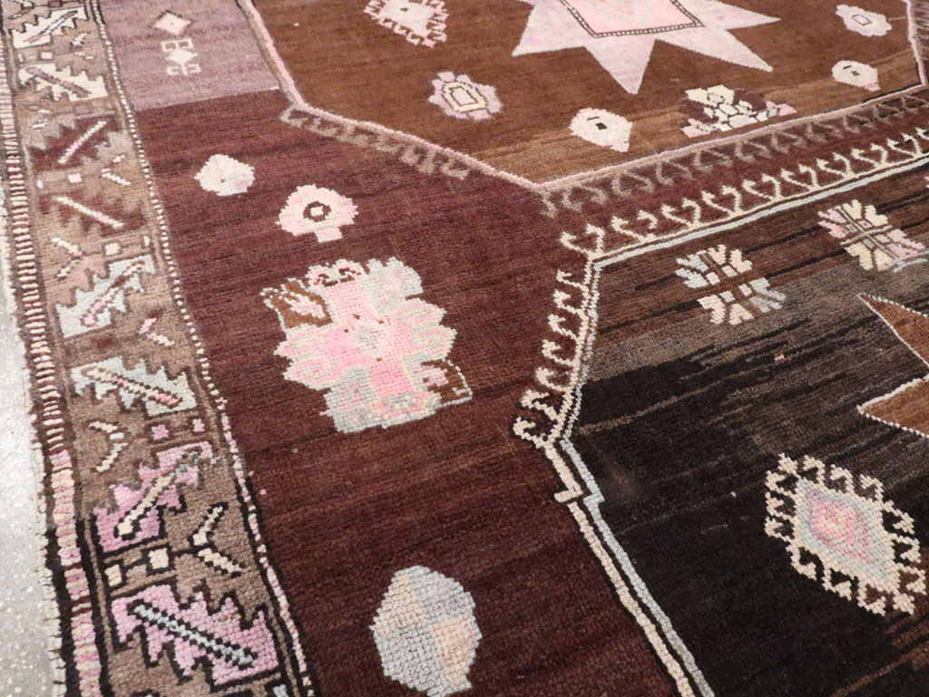 Vintage Turkish Anatolian Room Size Carpet, No.30281 - Galerie Shabab