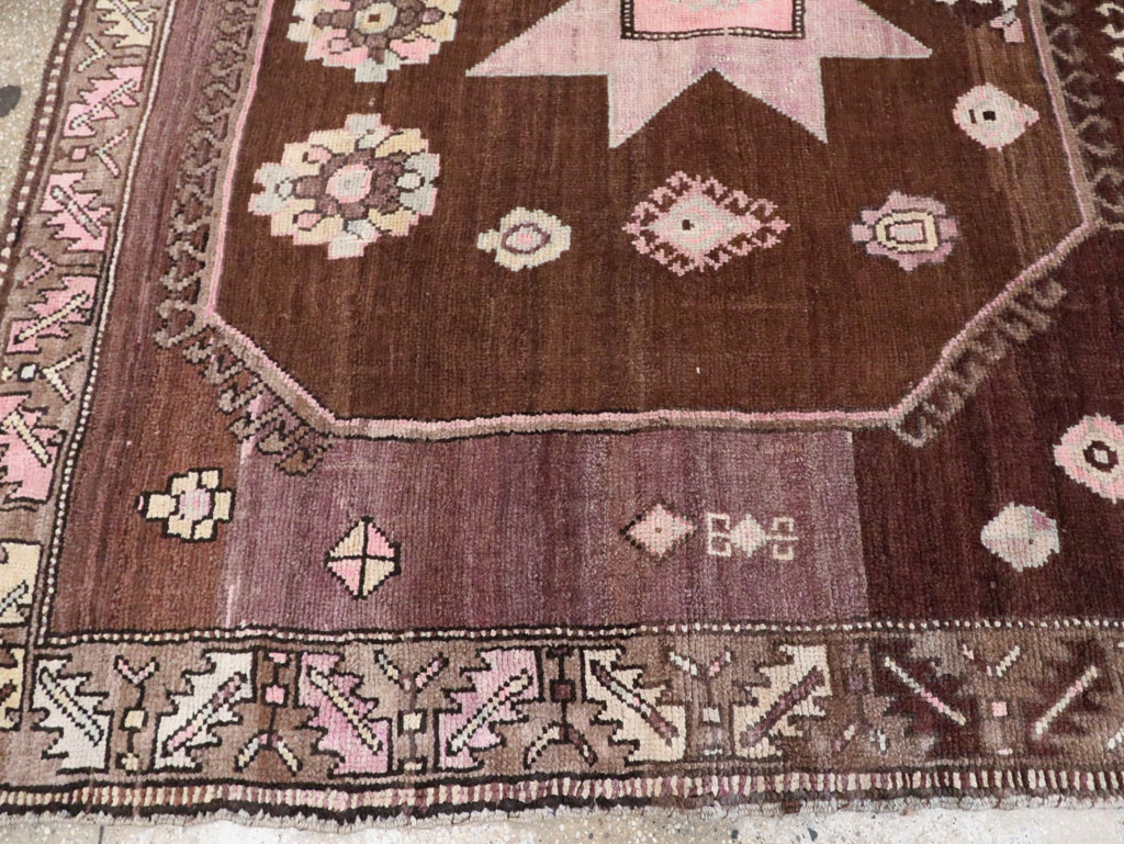 Vintage Turkish Anatolian Room Size Carpet, No.30281 - Galerie Shabab