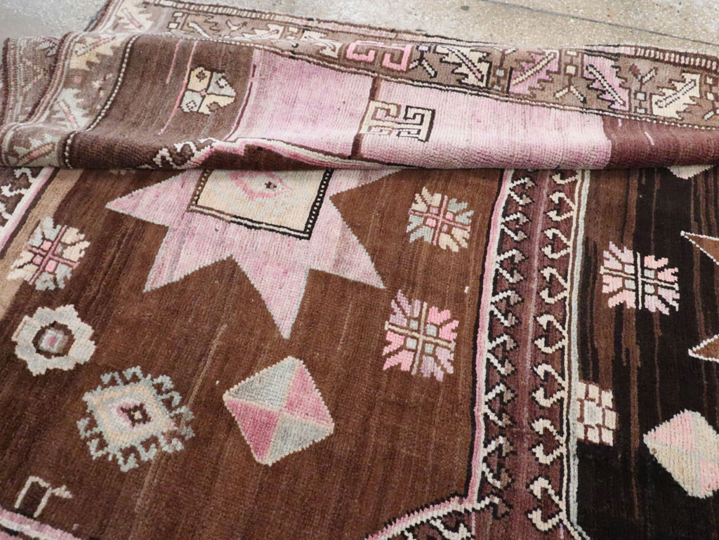 Vintage Turkish Anatolian Room Size Carpet, No.30281 - Galerie Shabab