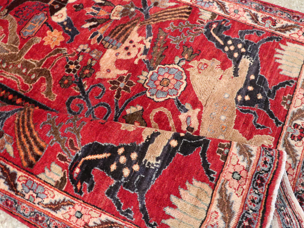 Vintage Persian Pictorial  Shiraz Rug, No.30285 - Galerie Shabab