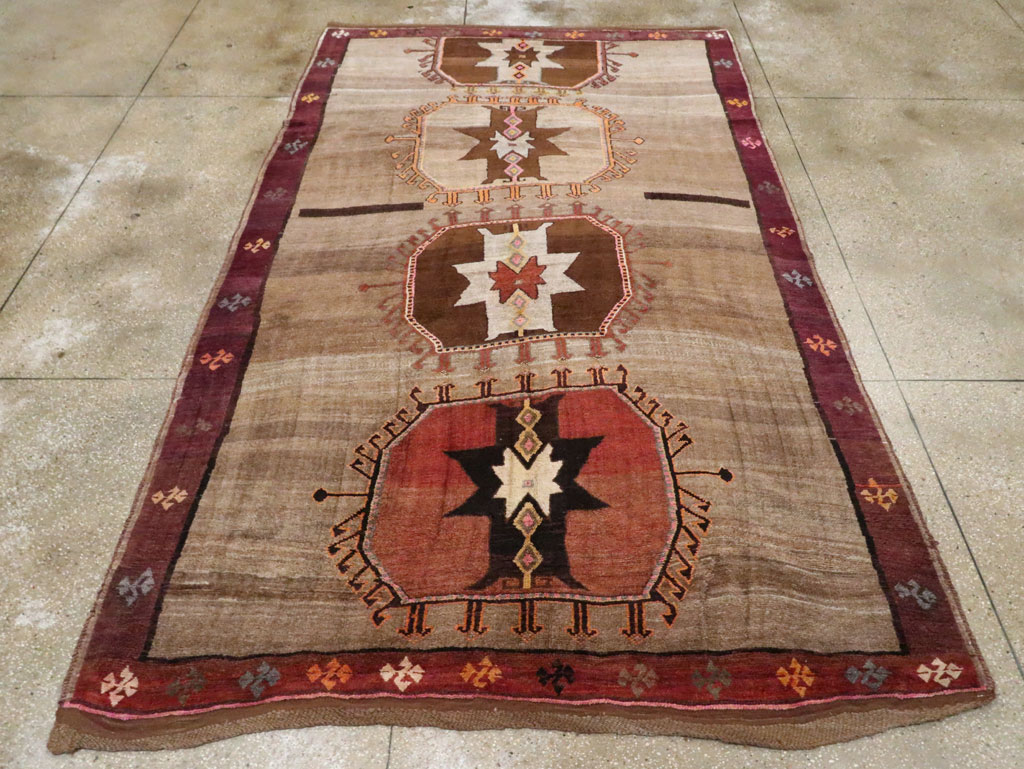 Vintage Turkish Anatolian Small Room Size Carpet, No.30290 - Galerie Shabab
