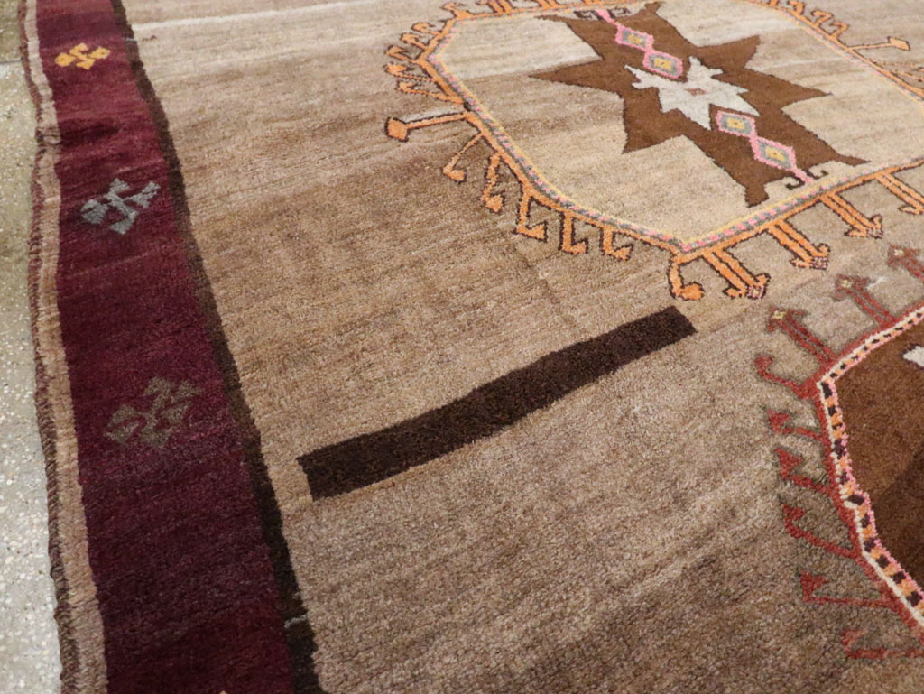 Vintage Turkish Anatolian Small Room Size Carpet, No.30290 - Galerie Shabab