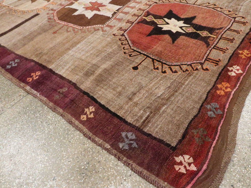 Vintage Turkish Anatolian Small Room Size Carpet, No.30290 - Galerie Shabab