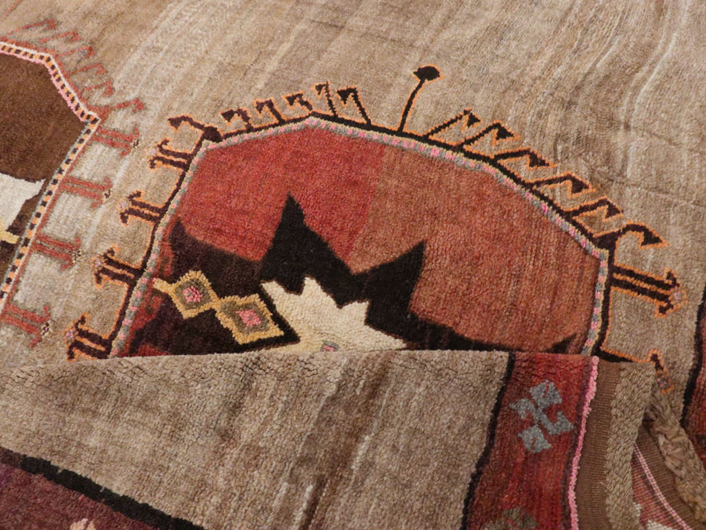 Vintage Turkish Anatolian Small Room Size Carpet, No.30290 - Galerie Shabab