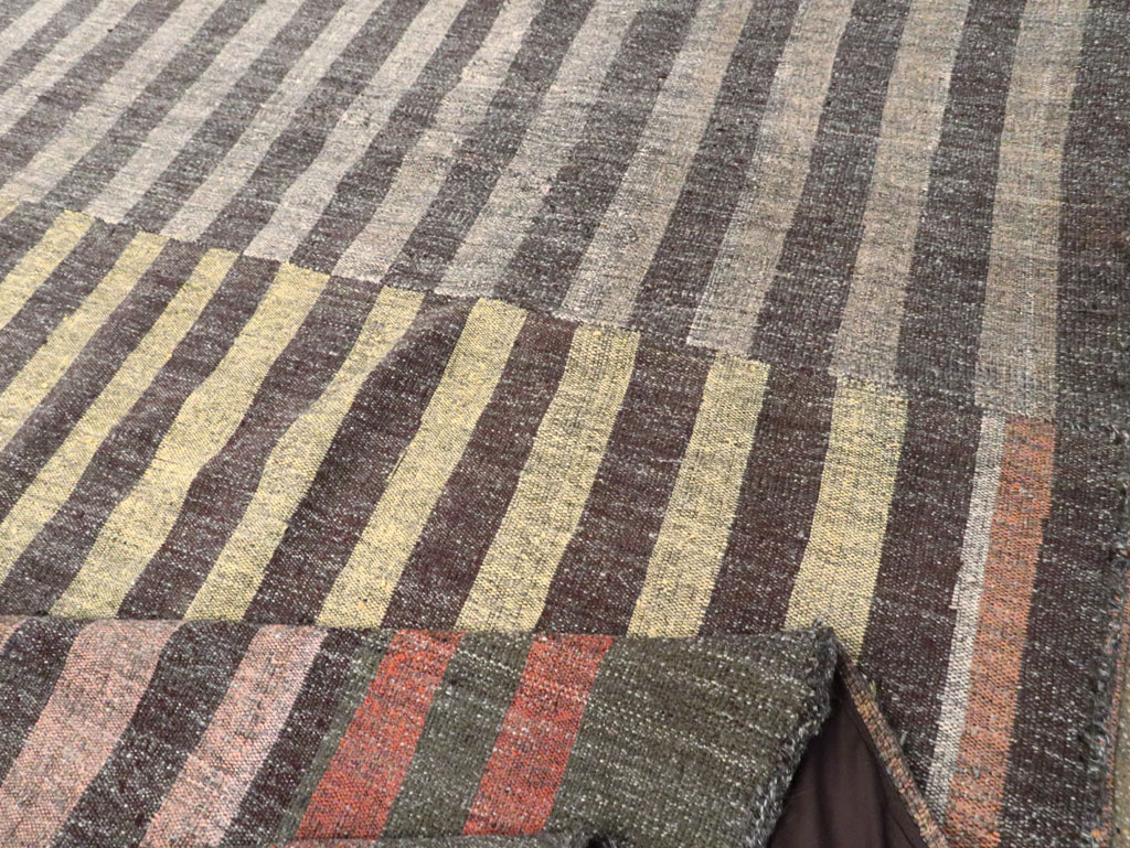 Mid-20th Century Oversize Turkish Flatweave Kilim, No.30296 - Galerie Shabab