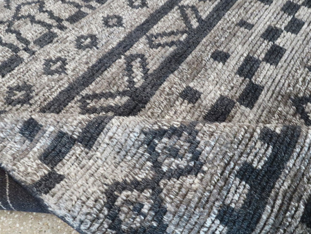 Contemporary Moroccan Inspired Accent Rug, No.30305 - Galerie Shabab