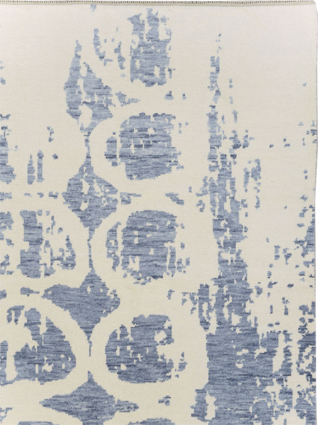 Modern Turkish Room Size Carpet, No.30311 - Galerie Shabab