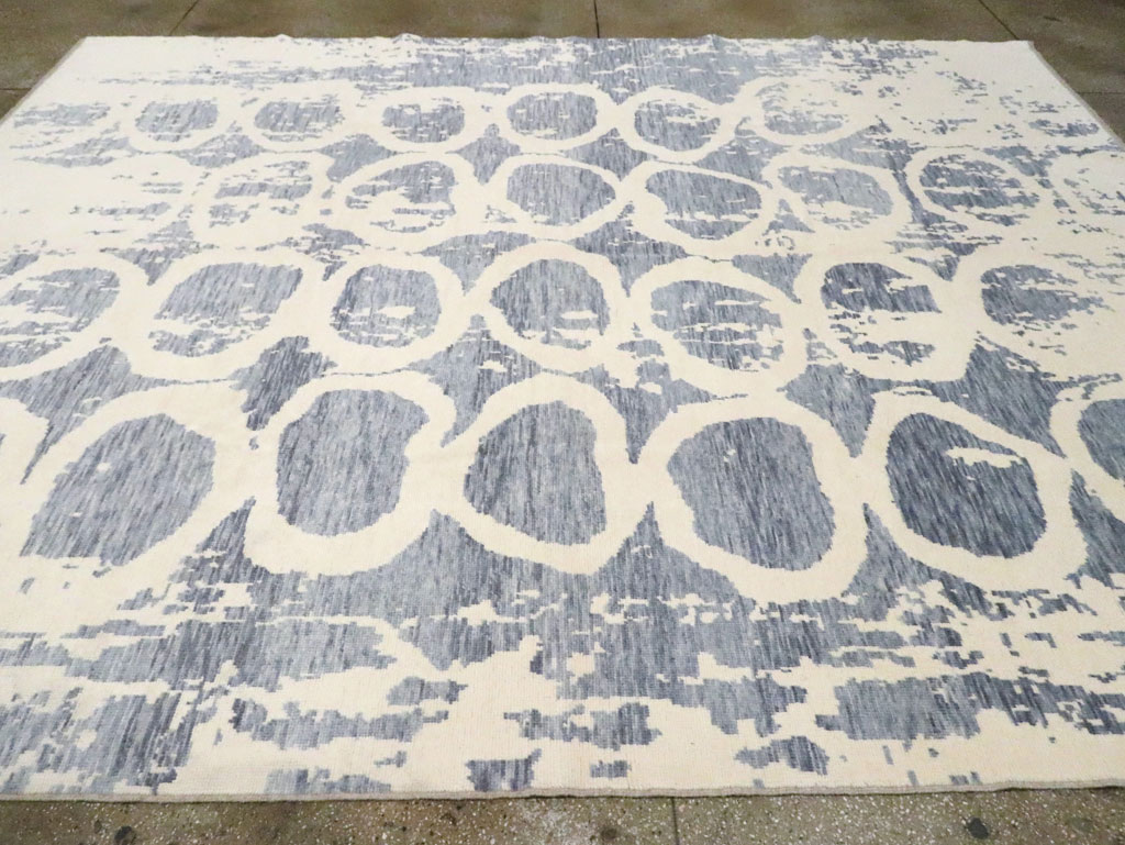 Modern Turkish Room Size Carpet, No.30311 - Galerie Shabab