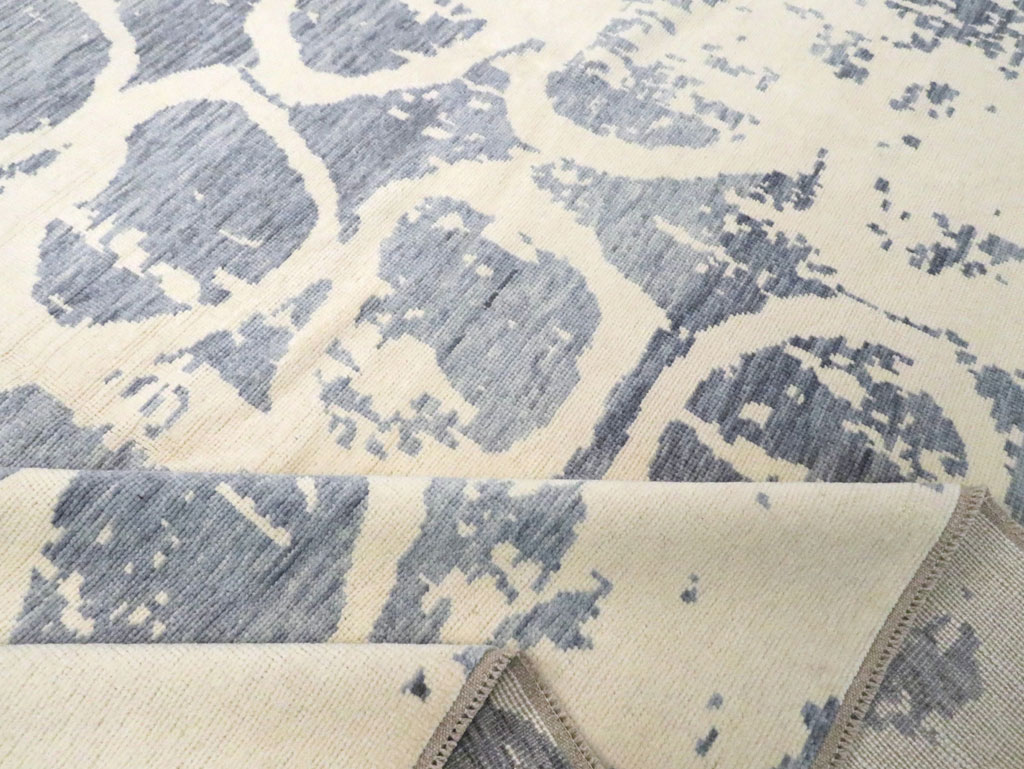 Modern Turkish Room Size Carpet, No.30311 - Galerie Shabab