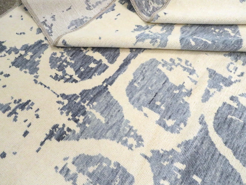 Modern Turkish Room Size Carpet, No.30311 - Galerie Shabab