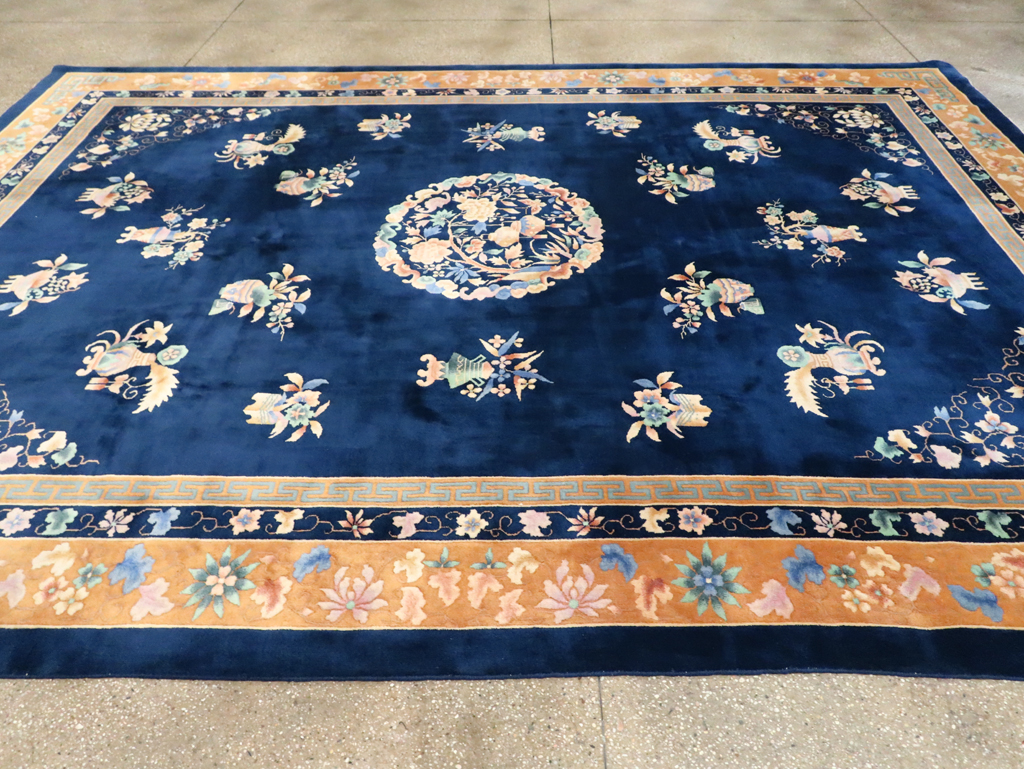 Mid-20th Century  Chinese Art Deco Room Size Carpet, No.30371 - Galerie Shabab
