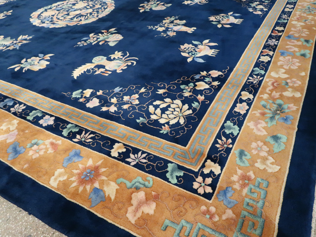 Mid-20th Century  Chinese Art Deco Room Size Carpet, No.30371 - Galerie Shabab
