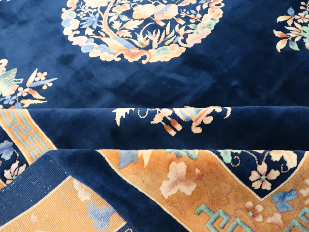 Mid-20th Century  Chinese Art Deco Room Size Carpet, No.30371 - Galerie Shabab