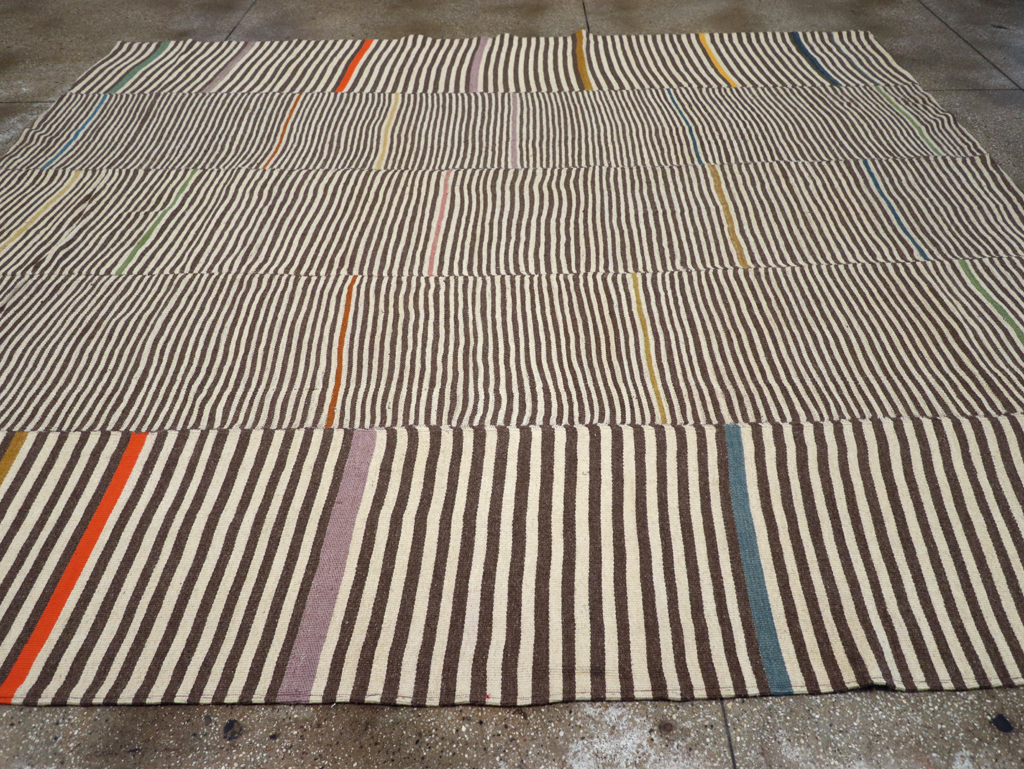 Contemporary Turkish Flatweave Kilim Room Size Carpet, No.30376 - Galerie Shabab