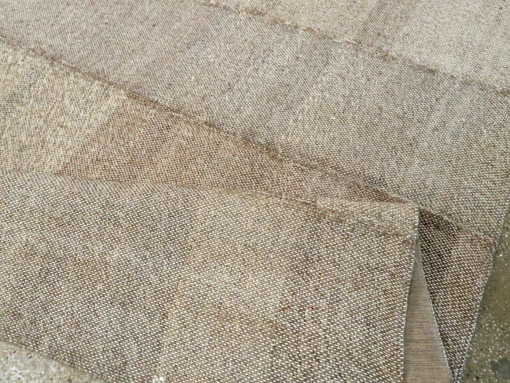 Modern Persian Flatweave Small Square Room Size Carpet, No.30381 - Galerie Shabab