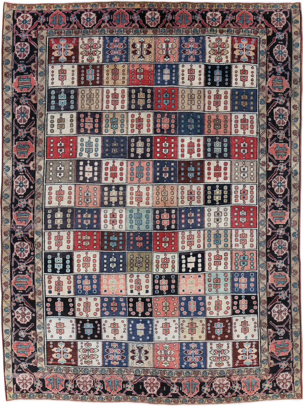 Vintage Persian Veece Small Room Size Carpet, No.30384 - Galerie Shabab