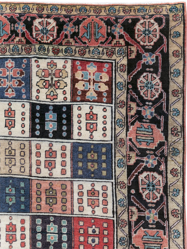 Vintage Persian Veece Small Room Size Carpet, No.30384 - Galerie Shabab