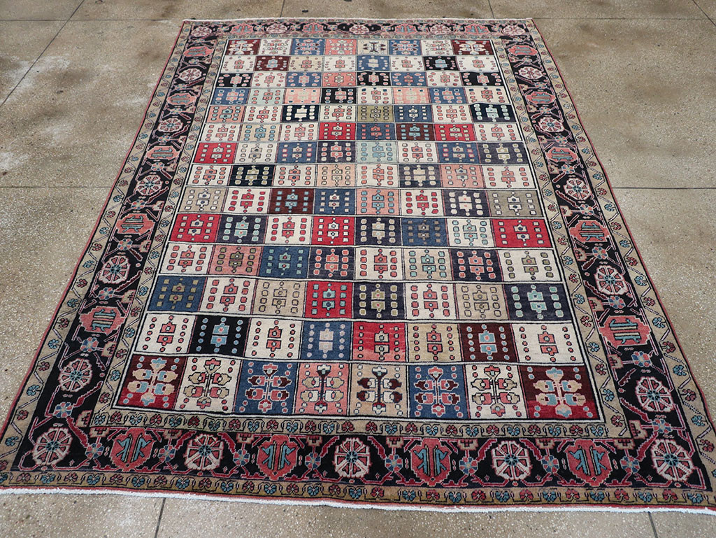 Vintage Persian Veece Small Room Size Carpet, No.30384 - Galerie Shabab