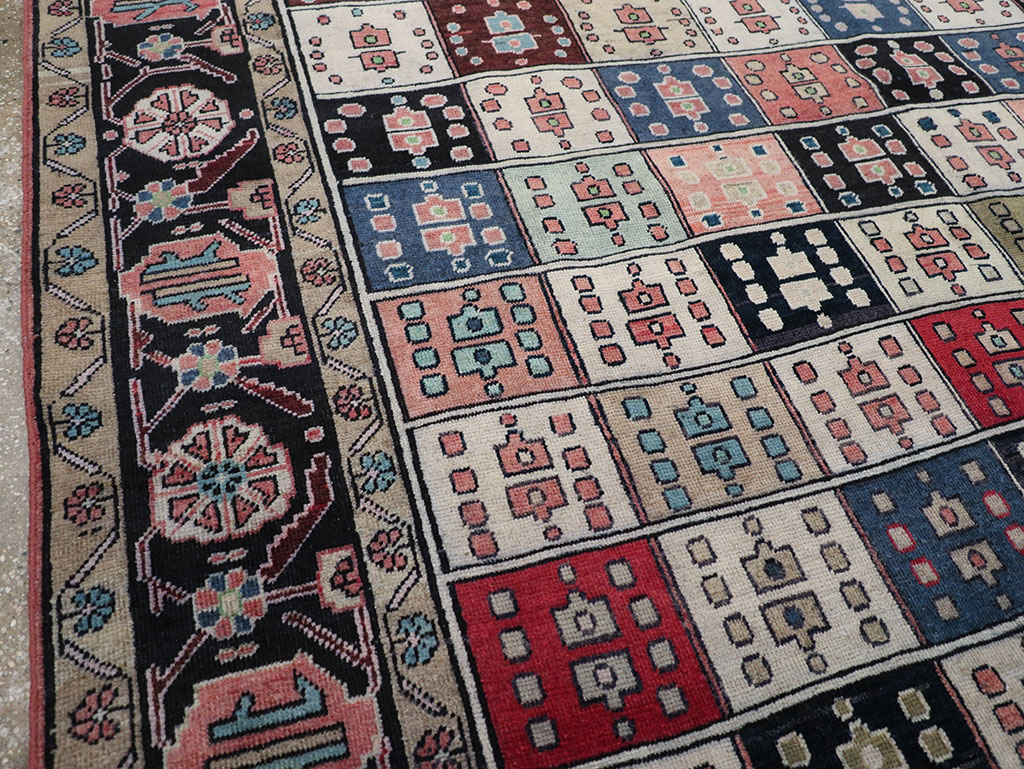 Vintage Persian Veece Small Room Size Carpet, No.30384 - Galerie Shabab