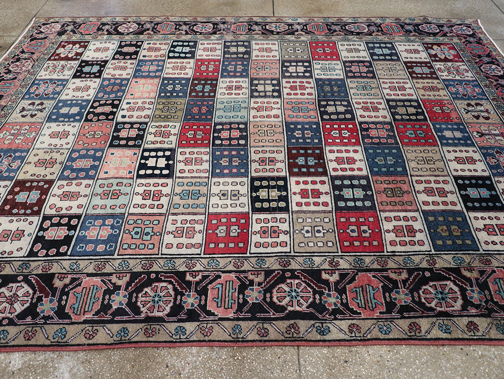 Vintage Persian Veece Small Room Size Carpet, No.30384 - Galerie Shabab