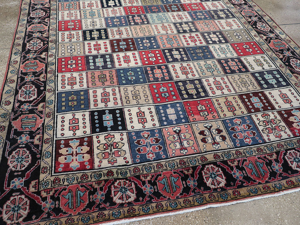 Vintage Persian Veece Small Room Size Carpet, No.30384 - Galerie Shabab