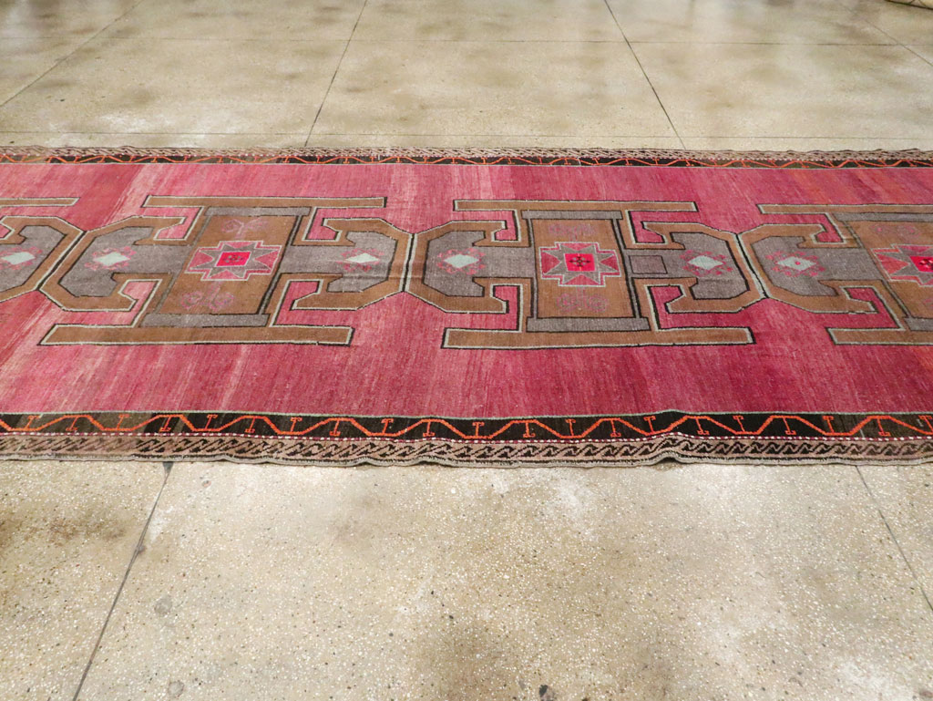 Vintage Mid-Century Anatolian Wide Gallery Runner, No.30389 - Galerie Shabab