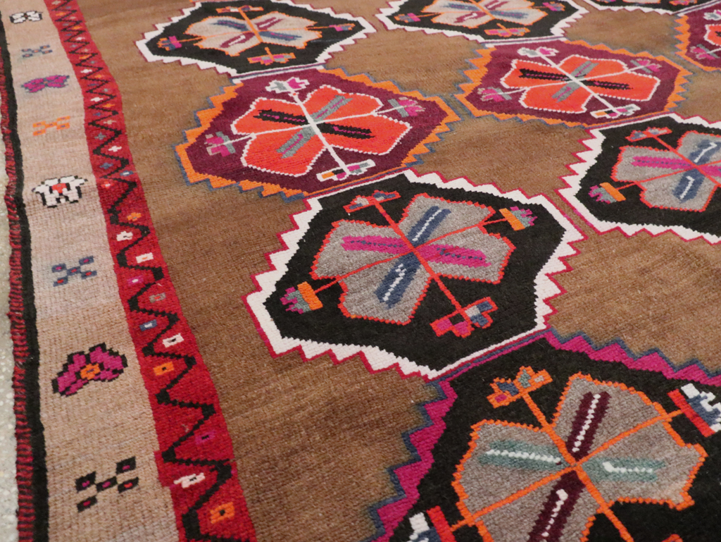 Vintage Turkish Anatolian Small Room Size Carpet, No.30390 - Galerie Shabab