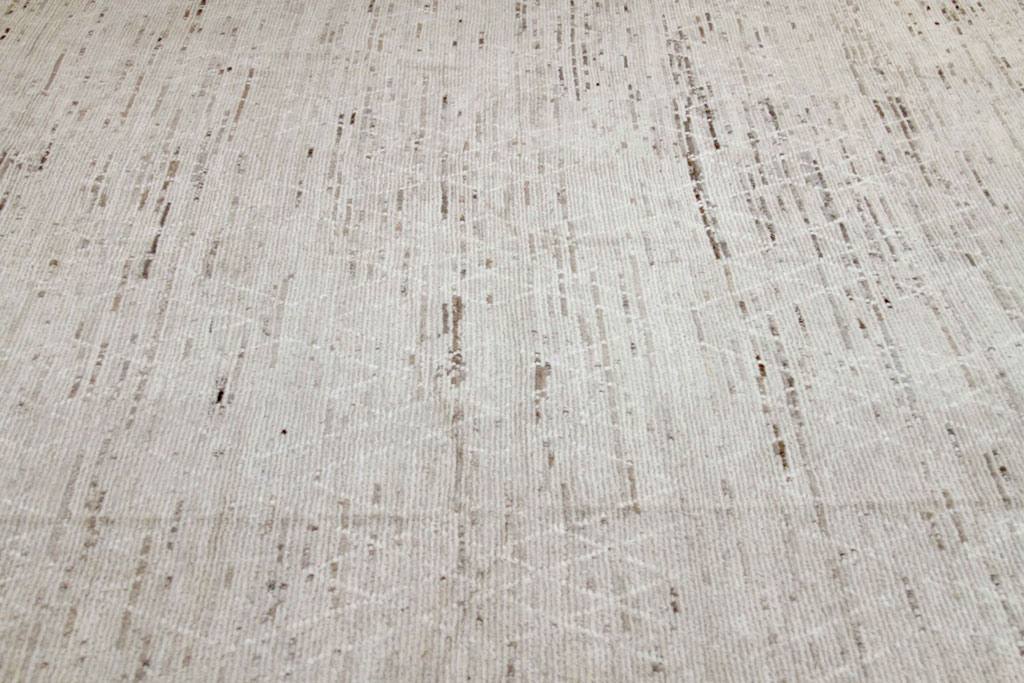 Contemporary Moroccan Room Size Carpet, No.30397 - Galerie Shabab