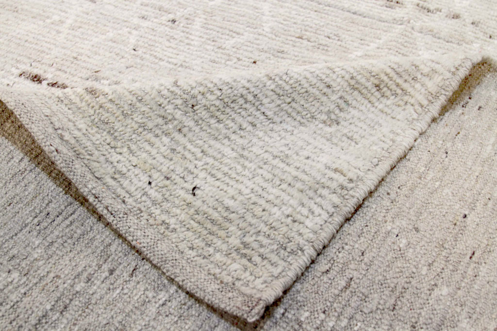 Contemporary Moroccan Room Size Carpet, No.30397 - Galerie Shabab