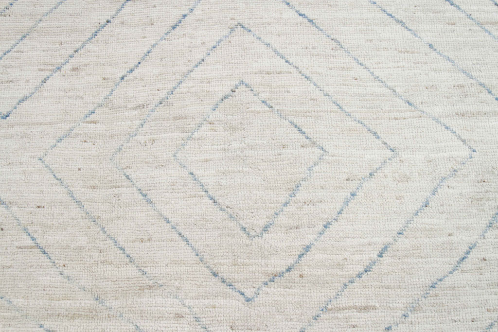 Contemporary Moroccan Room Size Carpet, No.30398 - Galerie Shabab