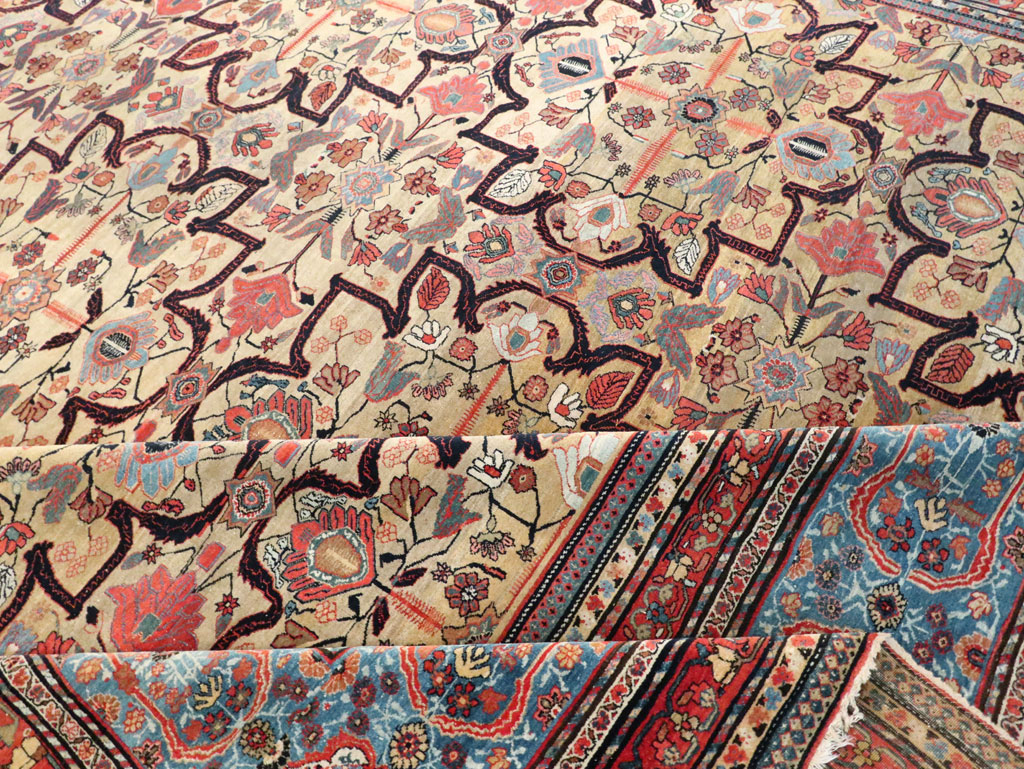 Antique Sarouk Fereghan Carpet, No.30399 - Galerie Shabab