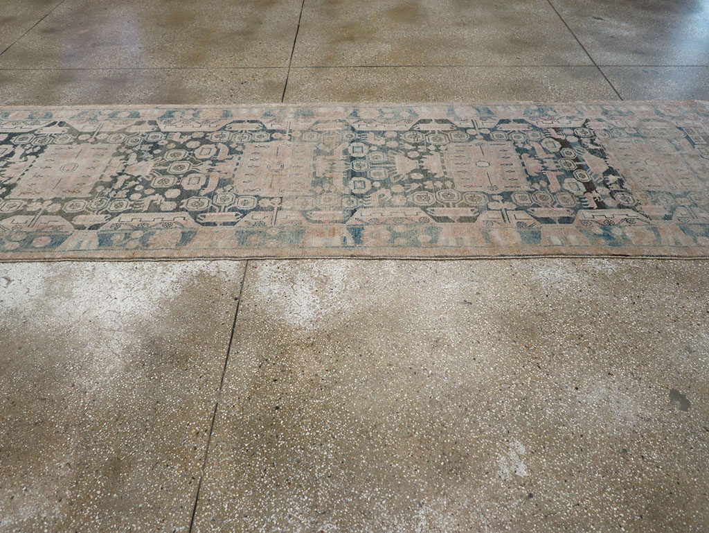 Vintage Persian Malayer Long Runner, No.30415 - Galerie Shabab