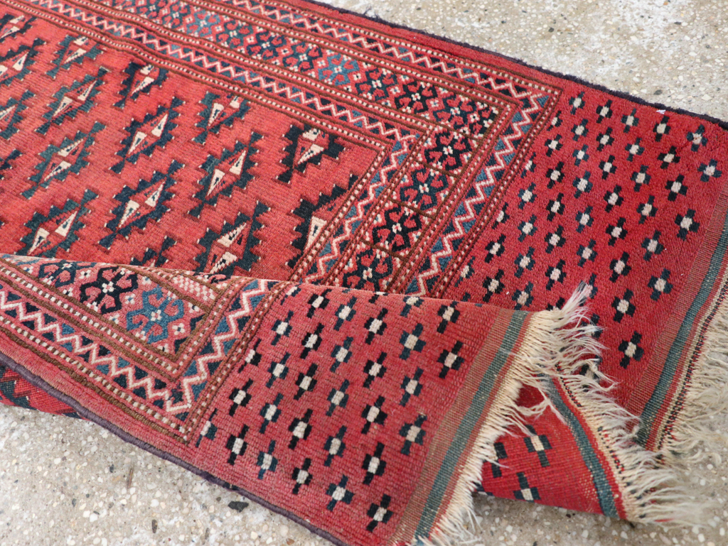 Vintage Central Asian Turkoman Tribal Throw Rug, No.30417 - Galerie Shabab