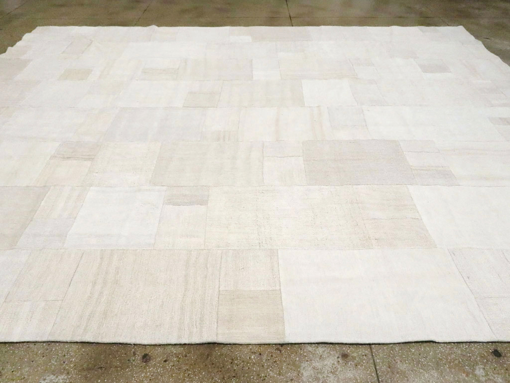Contemporary Turkish Flatweave Kilim Room Size Carpet, No.30428 - Galerie Shabab
