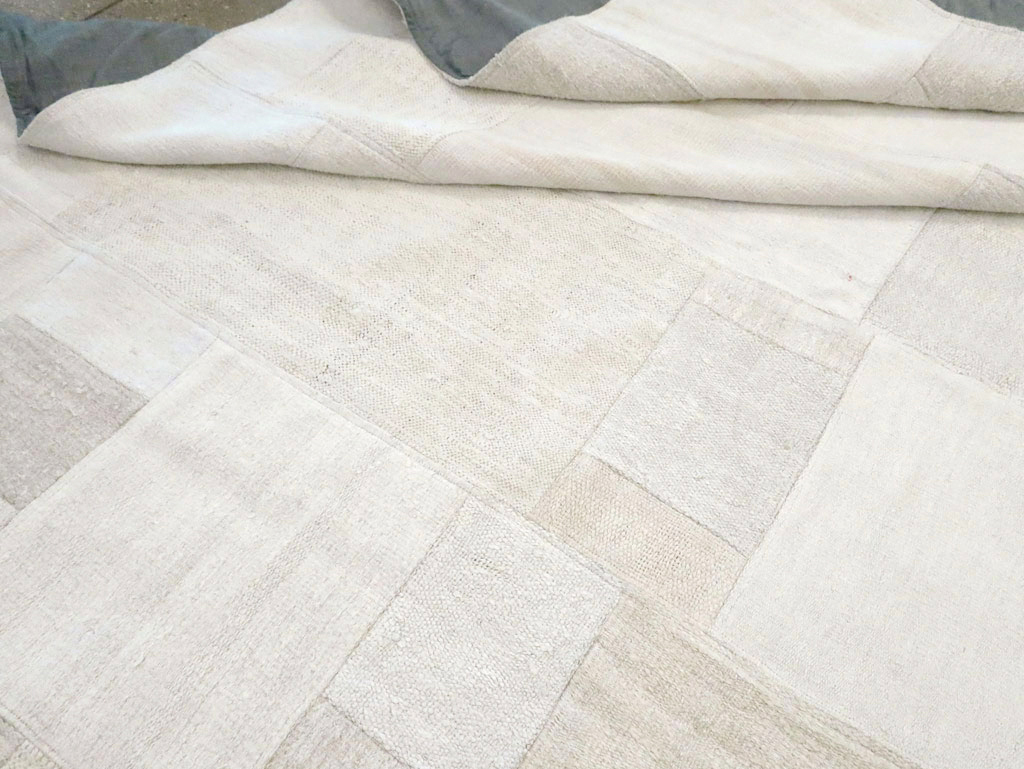 Contemporary Turkish Flatweave Kilim Room Size Carpet, No.30428 - Galerie Shabab