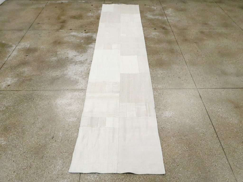 Modern Turkish Flatweave Runner, No.30430 - Galerie Shabab