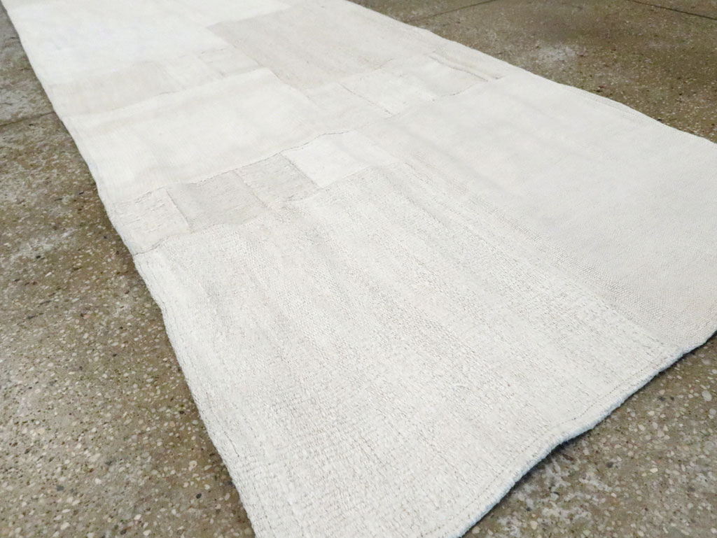 Modern Turkish Flatweave Runner, No.30430 - Galerie Shabab