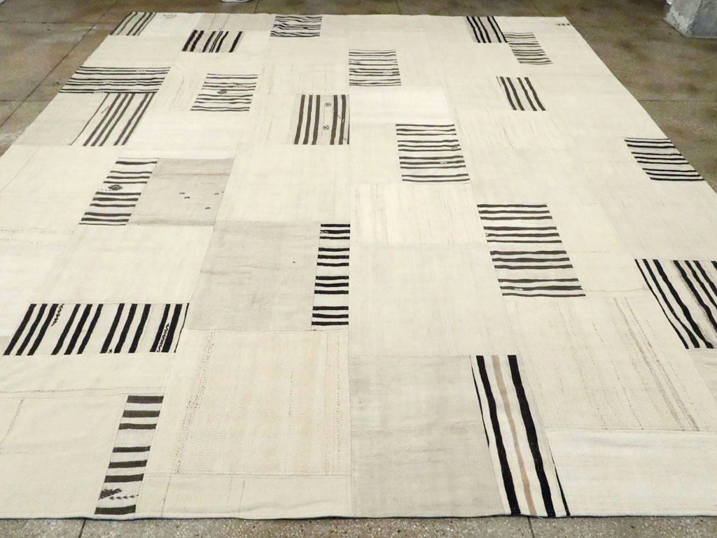 Contemporary Turkish Flatweave Kilim, No.30434 - Galerie Shabab