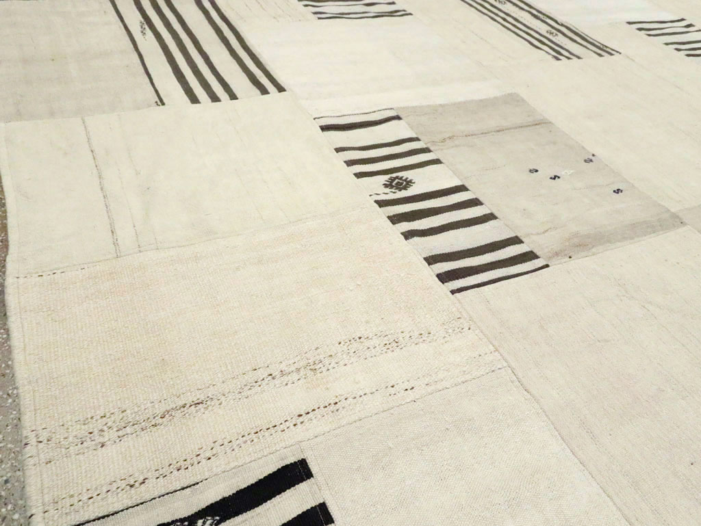 Contemporary Turkish Flatweave Kilim, No.30434 - Galerie Shabab