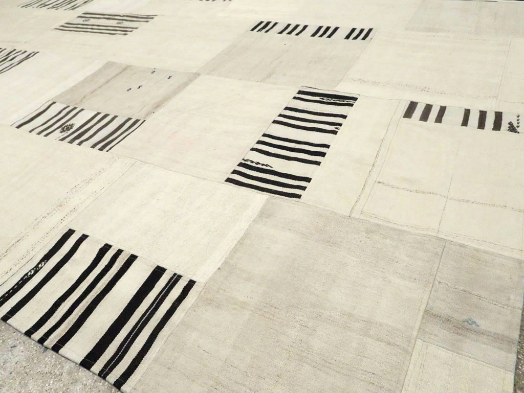 Contemporary Turkish Flatweave Kilim, No.30434 - Galerie Shabab