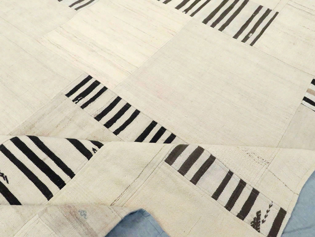 Contemporary Turkish Flatweave Kilim, No.30434 - Galerie Shabab
