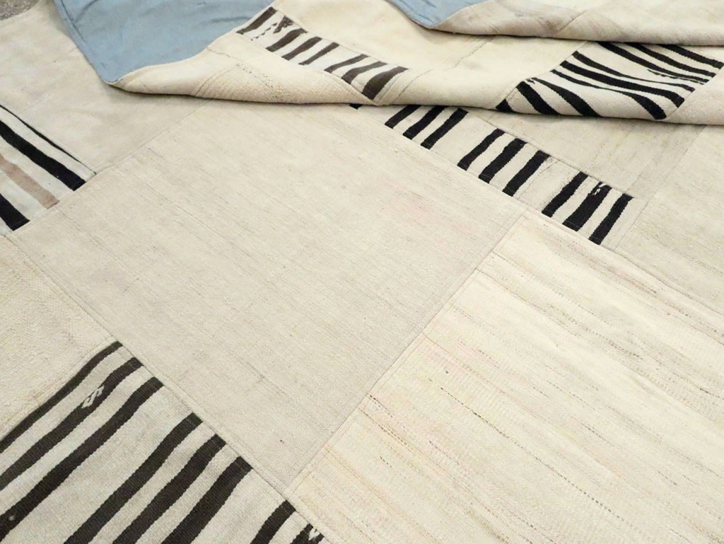 Contemporary Turkish Flatweave Kilim, No.30434 - Galerie Shabab