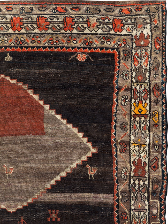 Antique Persian Hamadan Accent Rug, No.30439 - Galerie Shabab