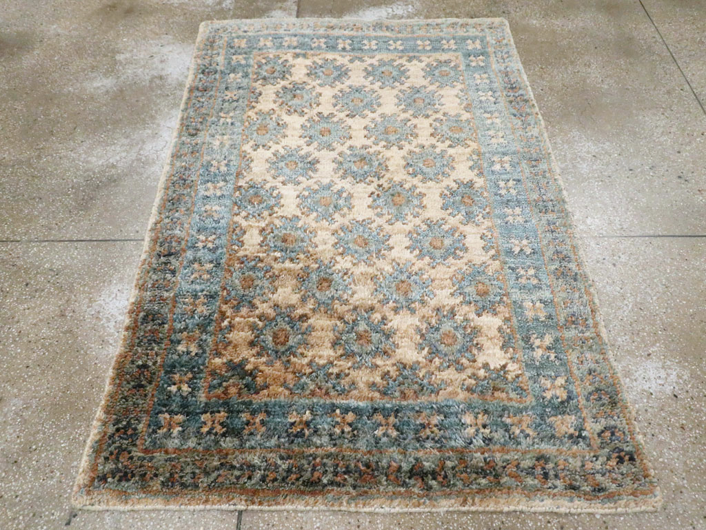Vintage Turkish Oushak Accent Rug, No.30440 - Galerie Shabab